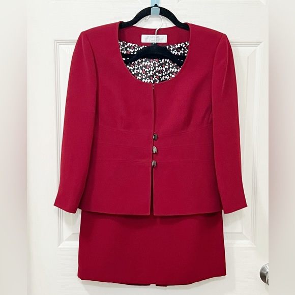 Thari Arthur S Levine Red Blazer skirt suit set Size 4 petite - Picture 1 of 6